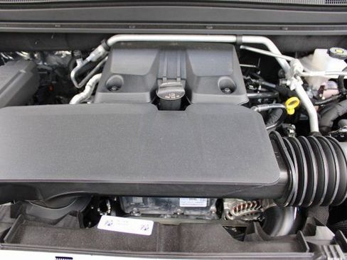 New 2025 Chevrolet Colorado Z71 w/ Technology Package AWD/4WD image 28