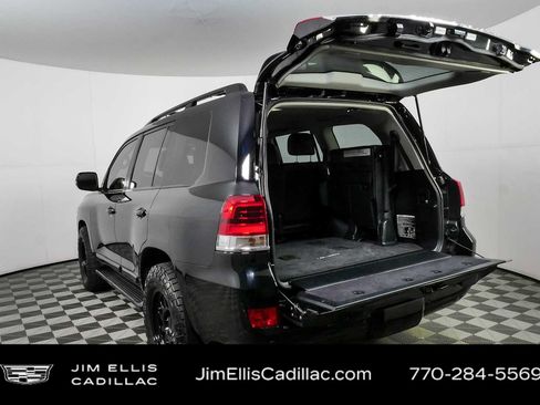 Used 2017 Toyota Land Cruiser w/ Preferred Accessory Package AWD/4WD image 33
