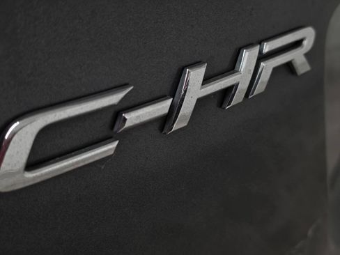 Used 2018 Toyota C-HR XLE image 12