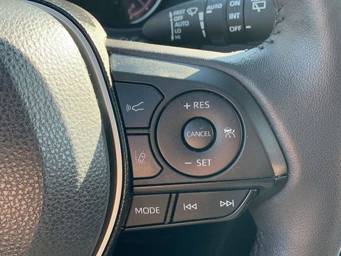 Used 2023 Toyota RAV4 XLE Premium image 22