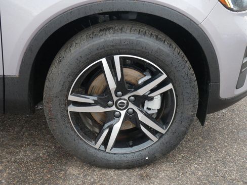 New 2026 Volvo XC40 B5 Core w/ Climate Package AWD/4WD image 4