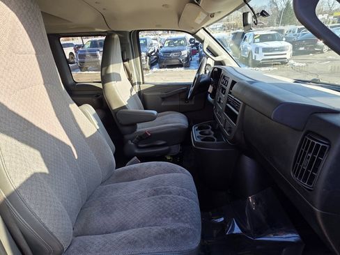 Used 2018 Chevrolet Express 3500 LT w/ LT Preferred Equipment Group image 14
