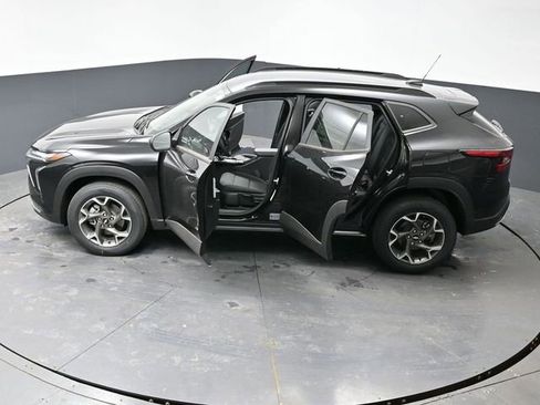 New 2026 Chevrolet Trax LT w/ Driver Confidence Package image 60