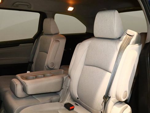 Used 2019 Honda Odyssey EX image 16