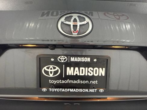 Used 2020 Toyota Highlander L AWD/4WD image 42