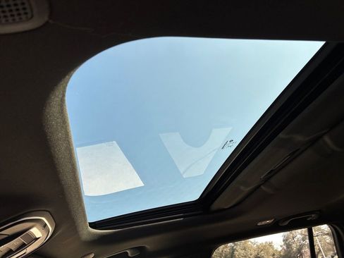 New 2026 Jeep Grand Cherokee L Laredo image 7