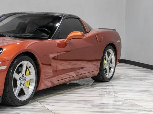 Used 2005 Chevrolet Corvette Coupe w/ Preferred Equipment Group RWD image 8