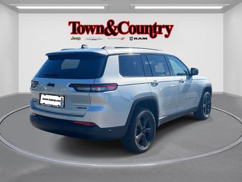 Used 2024 Jeep Grand Cherokee L Limited w/ Black Appearance Package AWD/4WD image 7