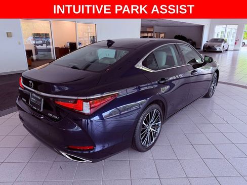 Certified 2025 Lexus ES 350 w/ Premium Package image 8