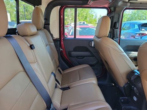 Used 2021 Jeep Gladiator Overland w/ Popular Equipment Package AWD/4WD image 31