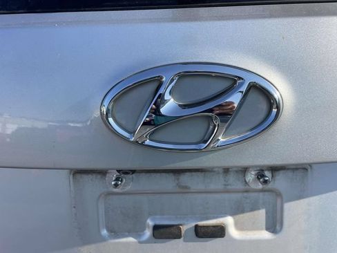 Used 2018 Hyundai Santa Fe Sport w/ 2.4L Value Package 02 FWD image 9