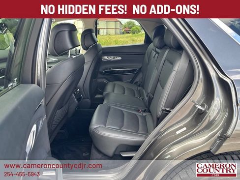 Used 2025 Genesis GV70 2.5T AWD/4WD image 15