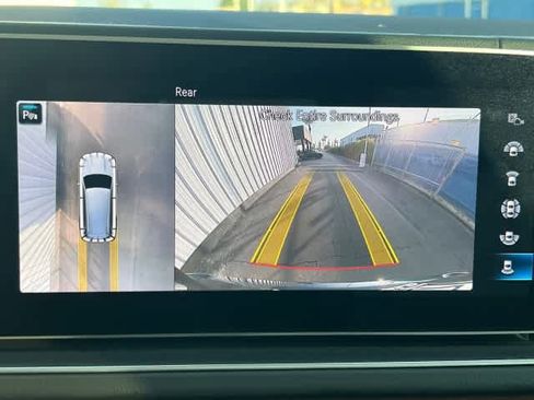 Certified 2022 Mercedes-Benz GLS 450 4MATIC image 16