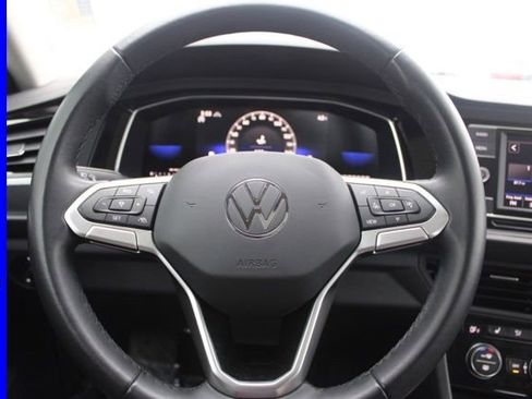 Used 2024 Volkswagen Jetta SE image 25