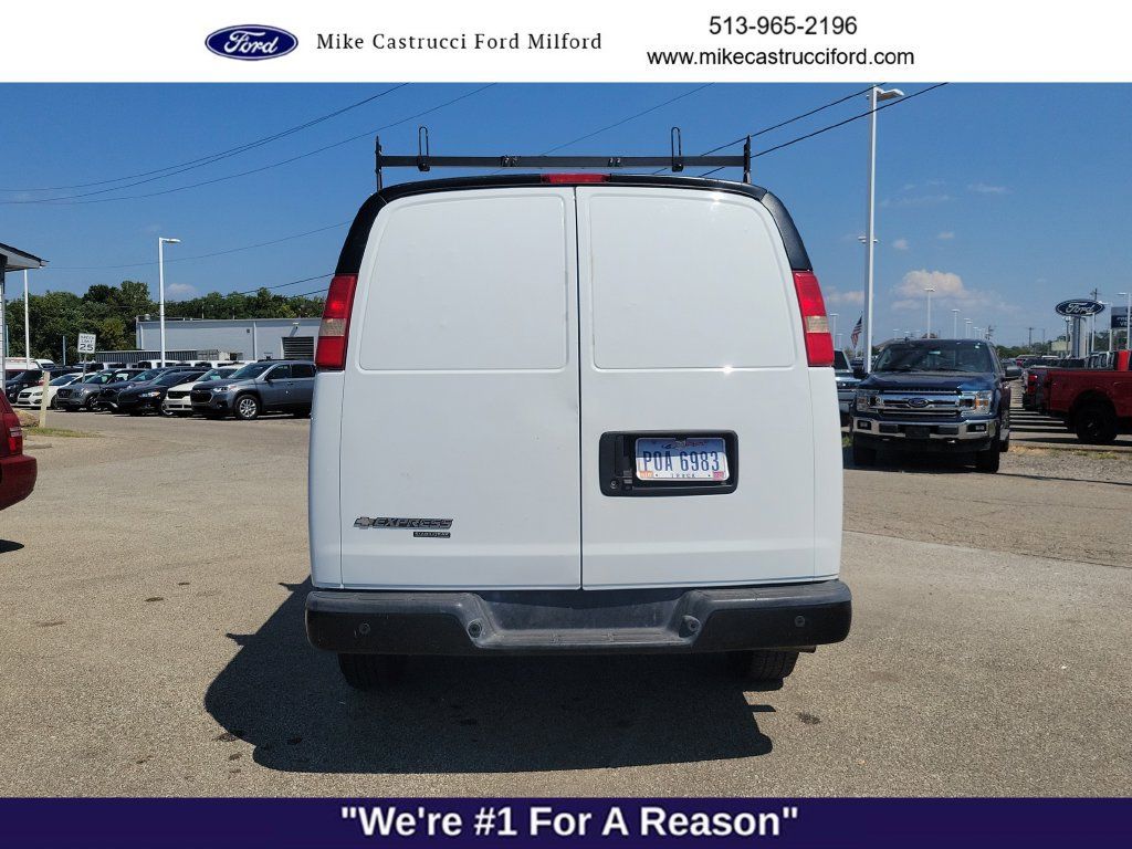 Used 2015 Chevrolet Express 3500 Extended RWD image 4