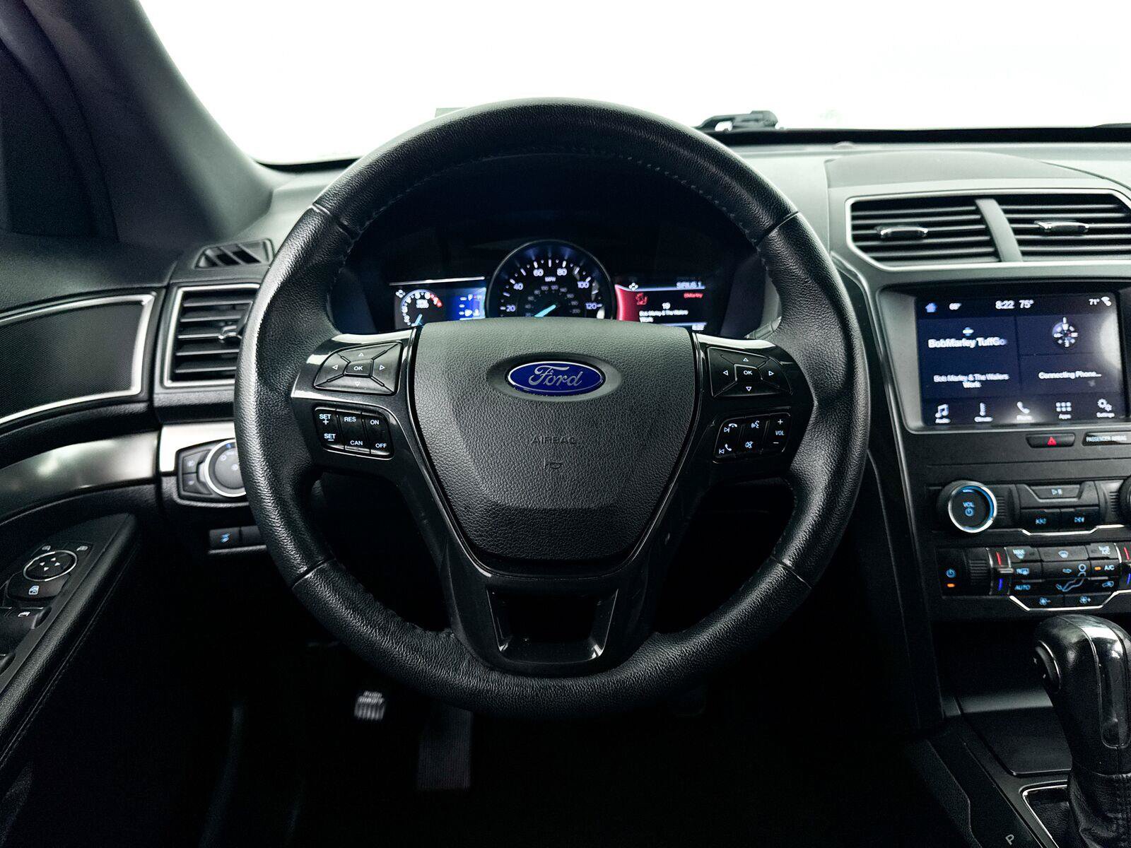 Used 2019 Ford Explorer XLT w/ Equipment Group 201A AWD/4WD image 25