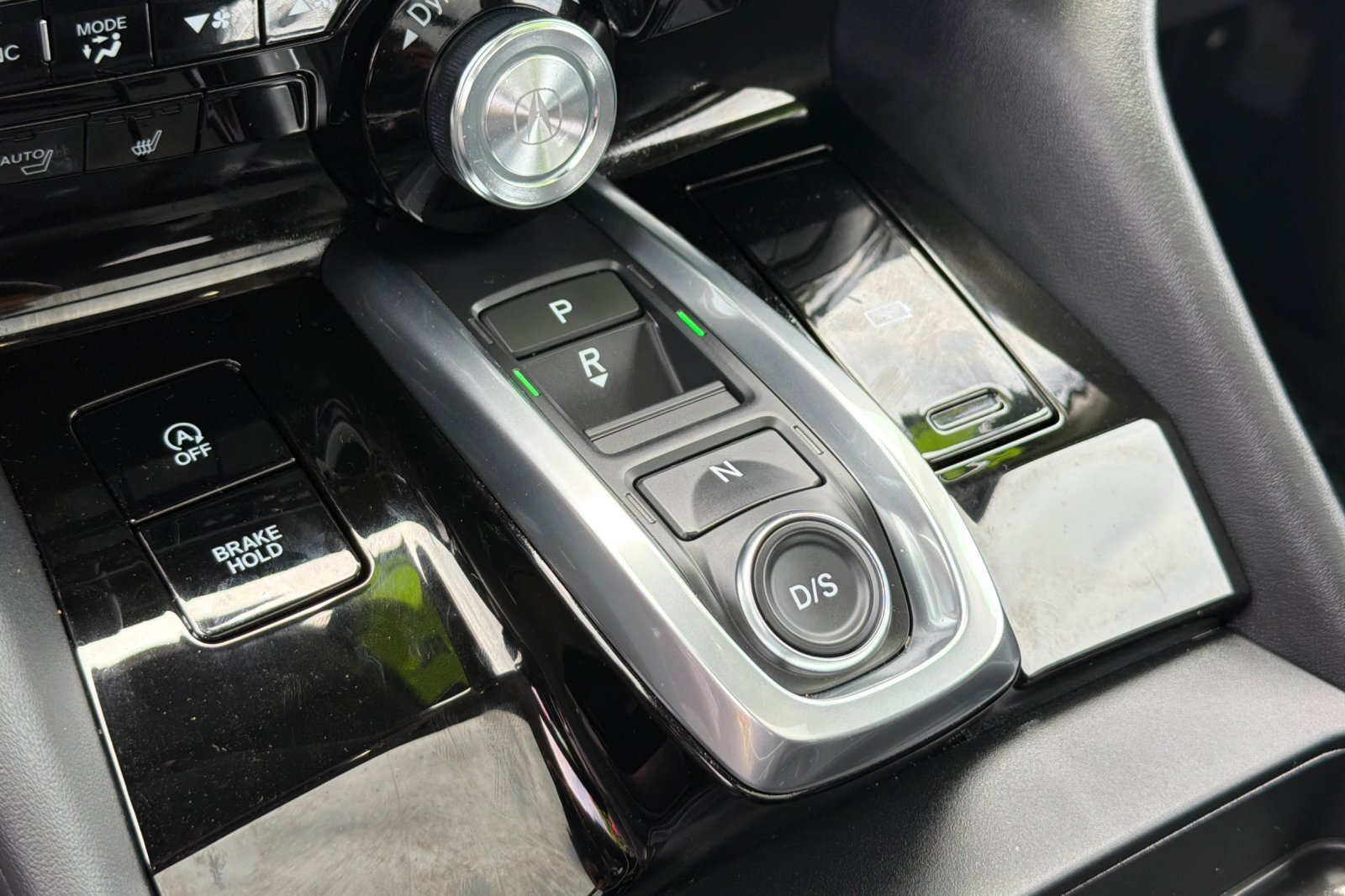 Used 2026 Acura MDX w/ Technology Package FWD image 25