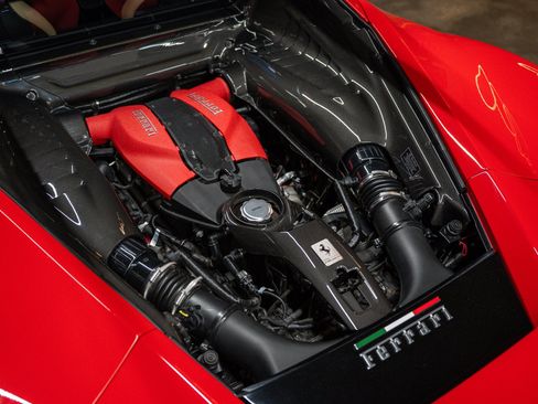 Used 2022 Ferrari F8 Tributo RWD image 21