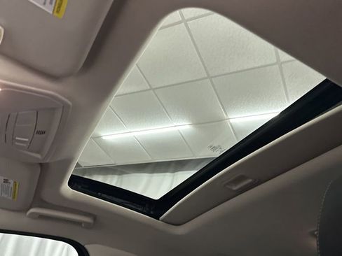 Used 2018 Ford Focus SEL FWD image 18