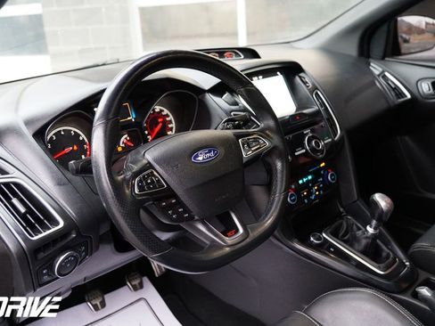 Used 2018 Ford Focus ST w/ Equipment Group 401A image 20
