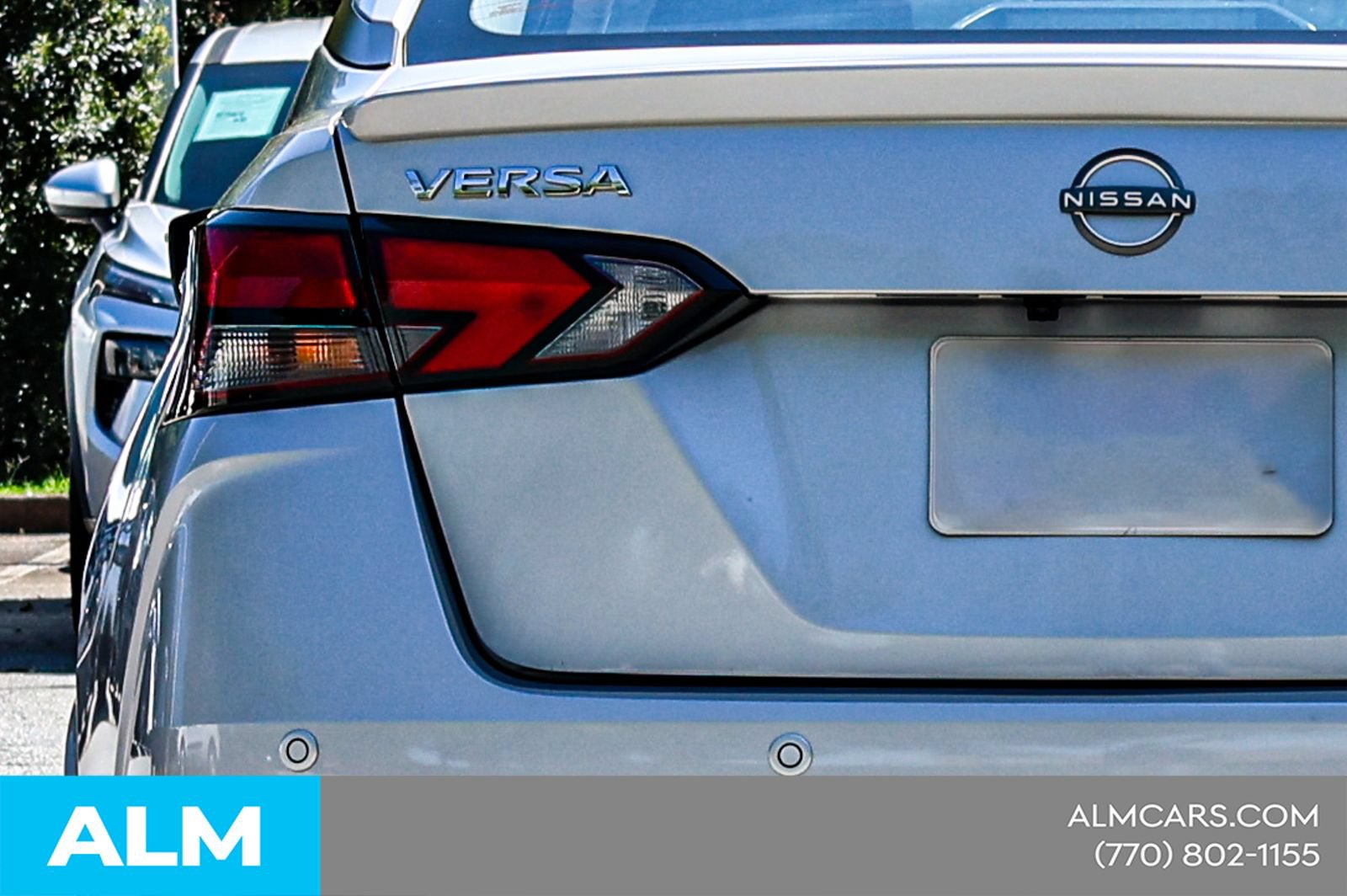 Used 2024 Nissan Versa SR FWD image 13