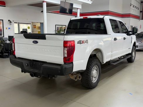 Used 2022 Ford F250 XL w/ Power Equipment Group AWD/4WD image 2