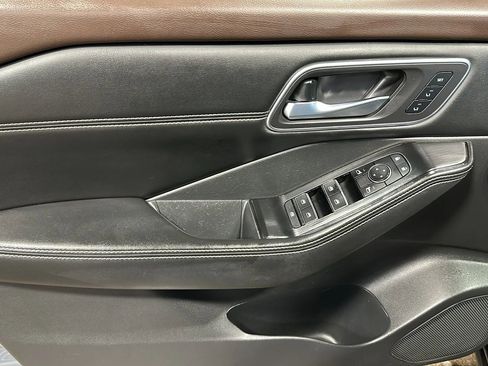 Used 2021 Nissan Rogue SL w/ Premium Package AWD/4WD image 10