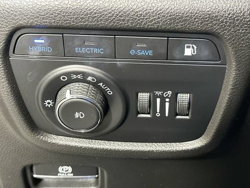 Used 2023 Jeep Grand Cherokee 4WD 4xe image 23