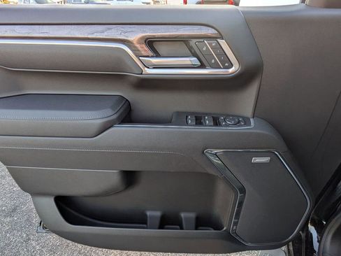 New 2025 Chevrolet Silverado 1500 LTZ w/ LTZ Convenience Package II image 12