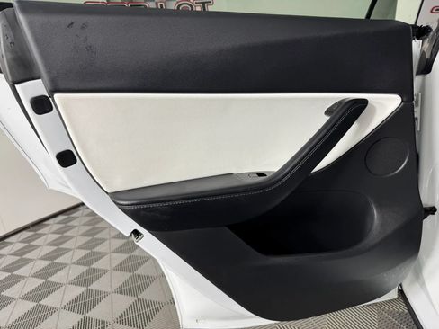 Used 2020 Tesla Model Y Long Range AWD/4WD image 41
