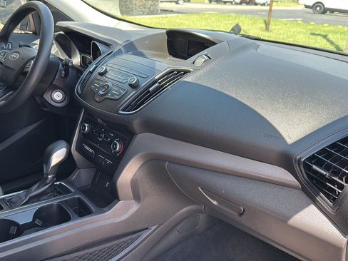 Used 2019 Ford Escape S image 21