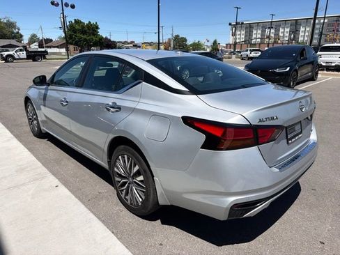 Used 2023 Nissan Altima 2.5 SV w/ SV Premium Package AWD/4WD image 5
