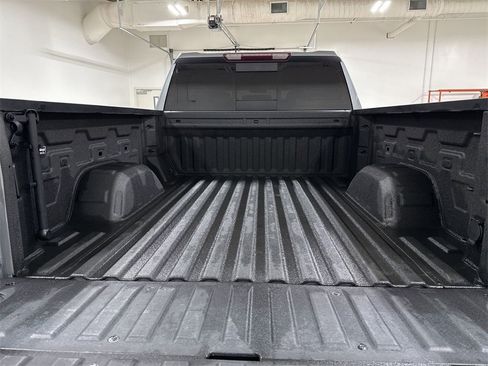 Used 2022 GMC Sierra 1500 SLT w/ SLT Convenience Package image 24