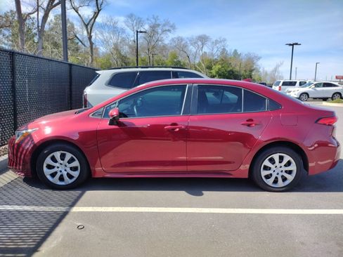 Used 2024 Toyota Corolla LE image 2