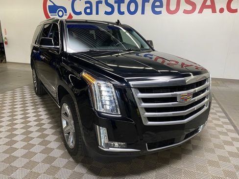 Used 2019 Cadillac Escalade Premium Luxury image 2