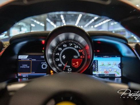 Used 2020 Ferrari 812 Superfast RWD image 39