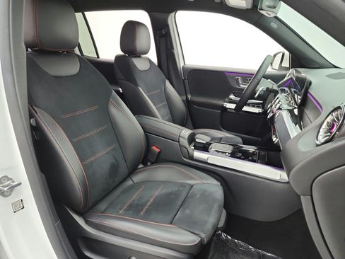 Used 2022 Mercedes-Benz GLB 250 image 17