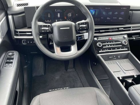 Certified 2025 Hyundai Santa Fe SE FWD image 9