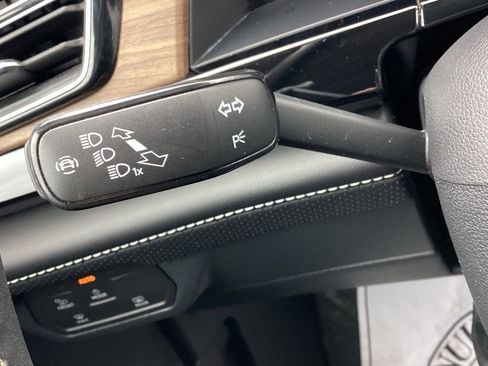 Used 2024 Volkswagen Atlas SE image 25