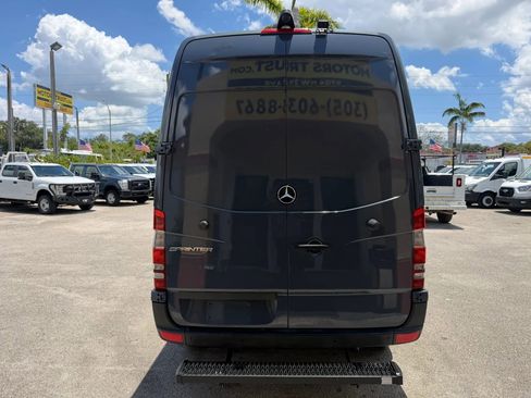 Used 2018 Mercedes-Benz Sprinter 2500 image 4