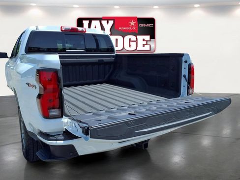 Used 2024 Chevrolet Colorado LT w/ LT Convenience Package III AWD/4WD image 24