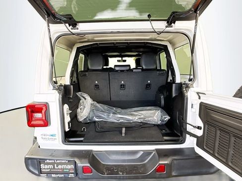 Used 2022 Jeep Wrangler Unlimited Sahara image 24