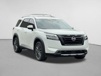 Used 2024 Nissan Pathfinder SL w/ SL Premium Package