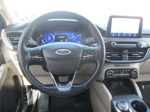 Used 2020 Ford Escape Titanium AWD/4WD image 16