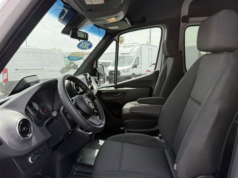 Used 2026 Mercedes-Benz Sprinter 2500 image 12