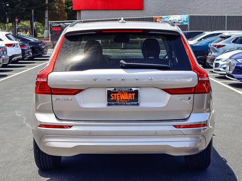Used 2023 Volvo XC60 B5 Core AWD/4WD image 22