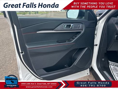 Used 2025 Ford Explorer ST-Line w/ ST-Line Street Pack AWD/4WD image 12