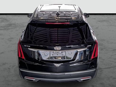 Used 2021 Cadillac XT5 Premium Luxury FWD image 3