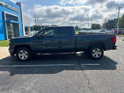 Used 2018 Chevrolet Silverado 1500 LT w/ All Star Edition AWD/4WD image 8