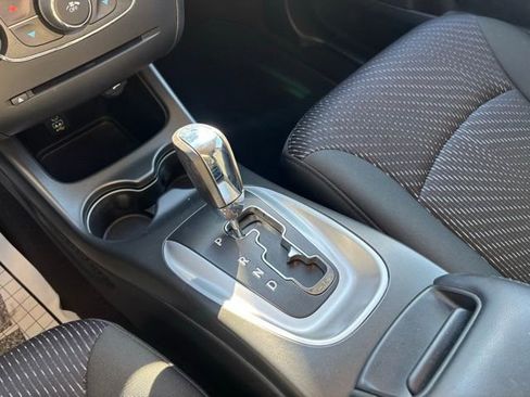 Used 2019 Dodge Journey SE image 28